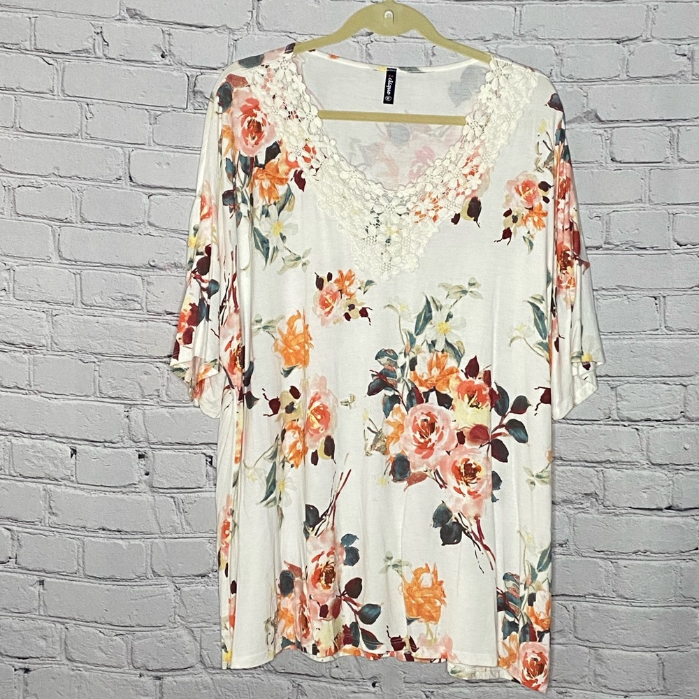 3XL White Floral top